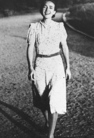 Hilde Coppi wurde 5. August 1943 in Berlin-Plötzensee von den Nationalsozialisten enthauptet. Hilde Coppi wurde 5. August 1943 in Berlin-Plötzensee von den Nationalsozialisten enthauptet.