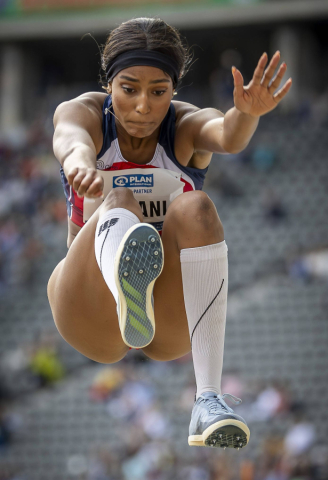 Mikaelle Assani hat die sieben Meter im Visier. Foto: imago images/Beautiful sports