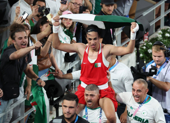 Khelif lässt sich von den algerischen Fans feiern. Foto: Imago images